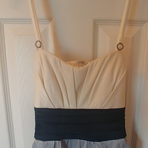 Mini dress - Picture 2 of 7